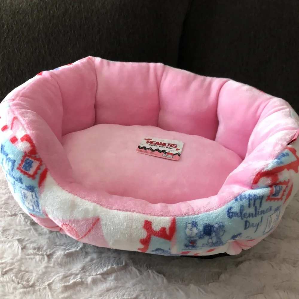 Cozy PEANUTS Pink Valentines Small Pet BED
